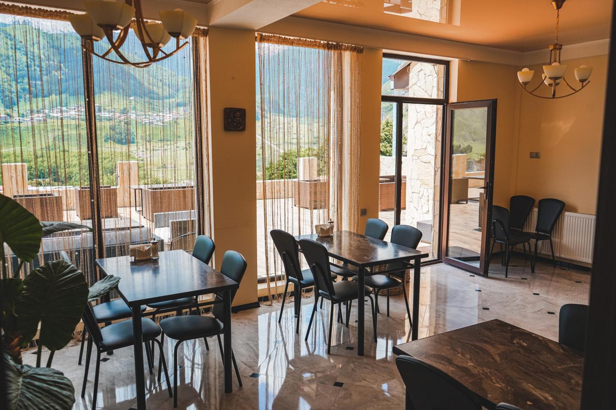 Hotel Toliketi Kazbegi Kültér fotó